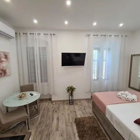 Guest house D&d In Centre Split